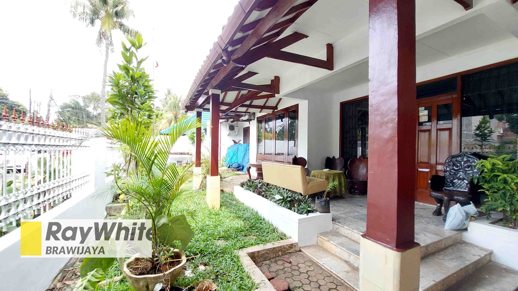 Rumah di Taman Cilandak, Jakarta Selatan, hanya 1 km ke MRT Fatmawati