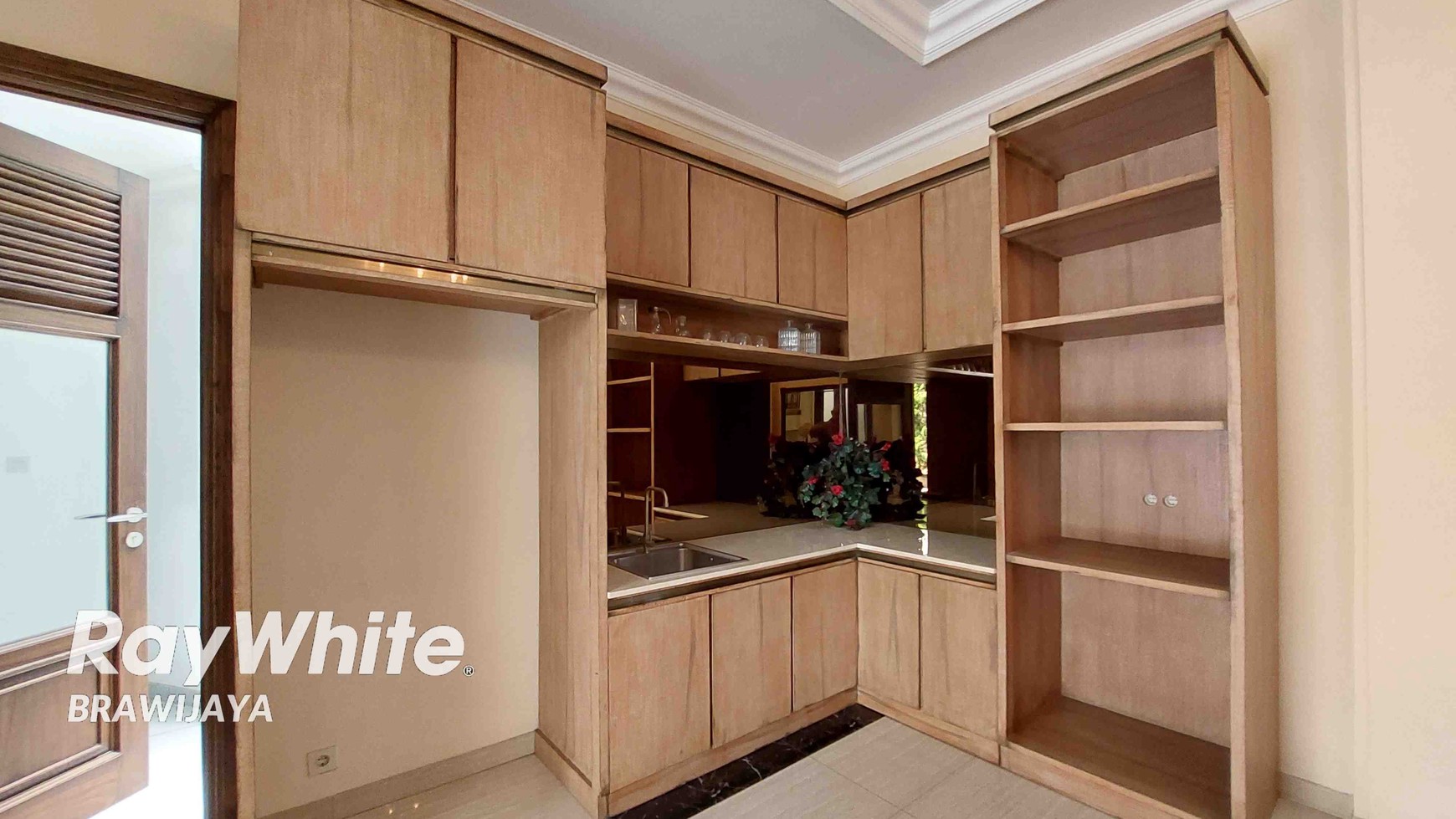 TOWNHOUSE DI KEBAGUSAN, JAKSEL, DALAM CLUSTER, SIAP HUNI, FURNISHED