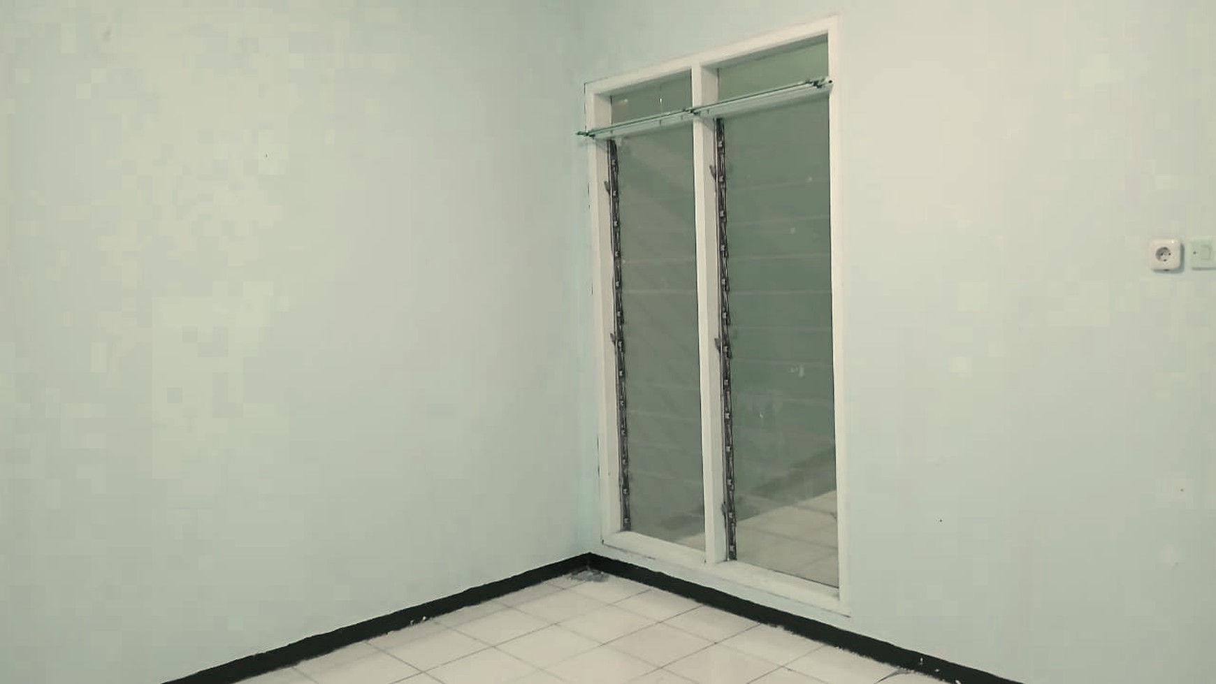 DIJUAL Rumah di Lokasi tenang dan nyaman Taman Kedoya Baru Jakarta Barat