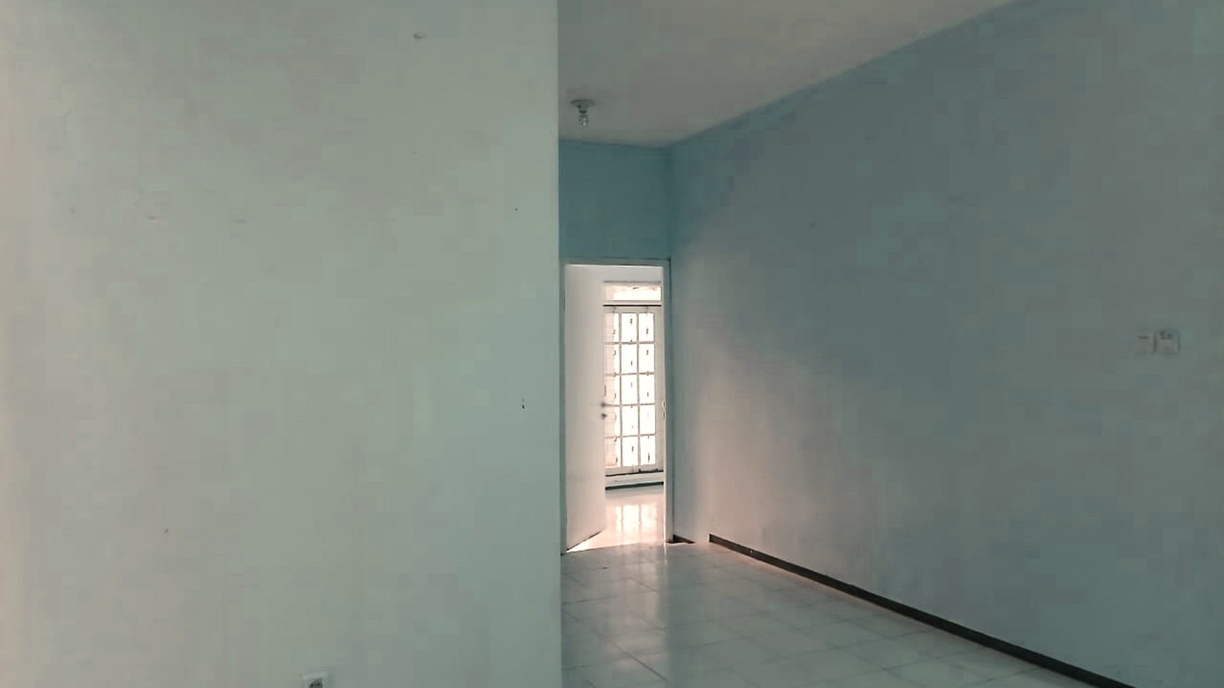 DIJUAL Rumah di Lokasi tenang dan nyaman Taman Kedoya Baru Jakarta Barat