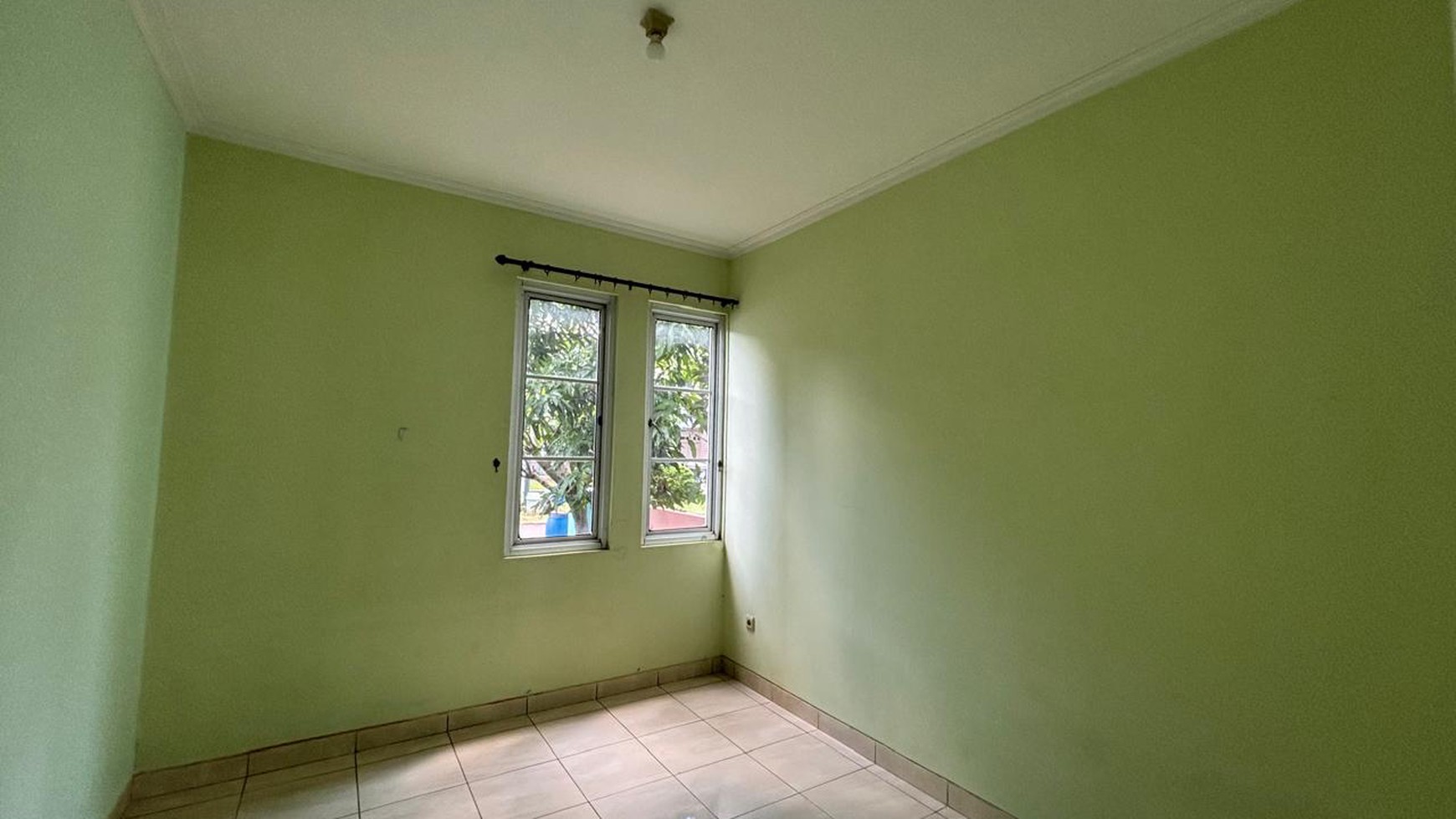 Rumah 2 Lantai di Kota Wisata 