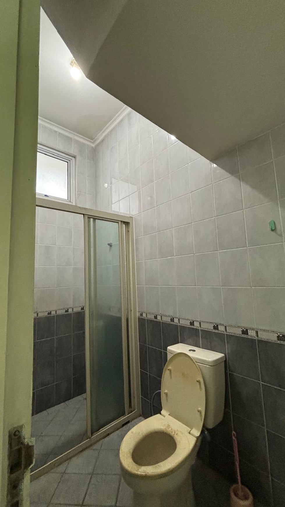 Rumah 2 Lantai di Kota Wisata 