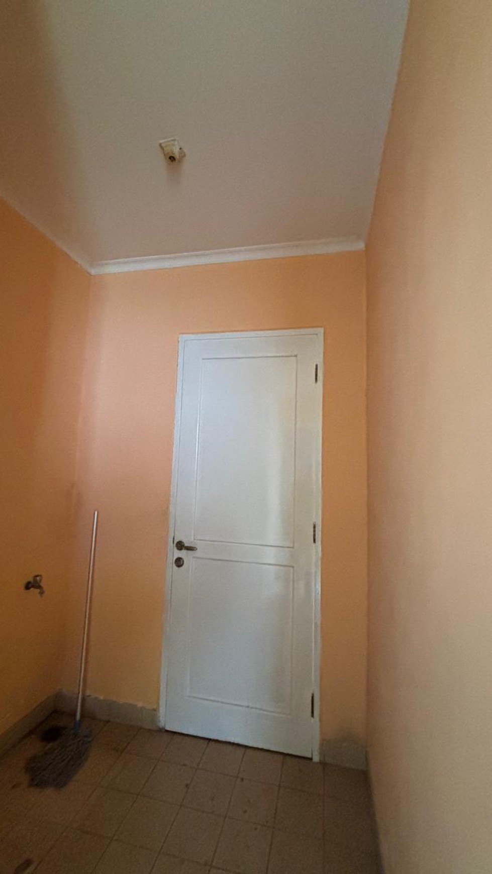 Rumah 2 Lantai di Kota Wisata 