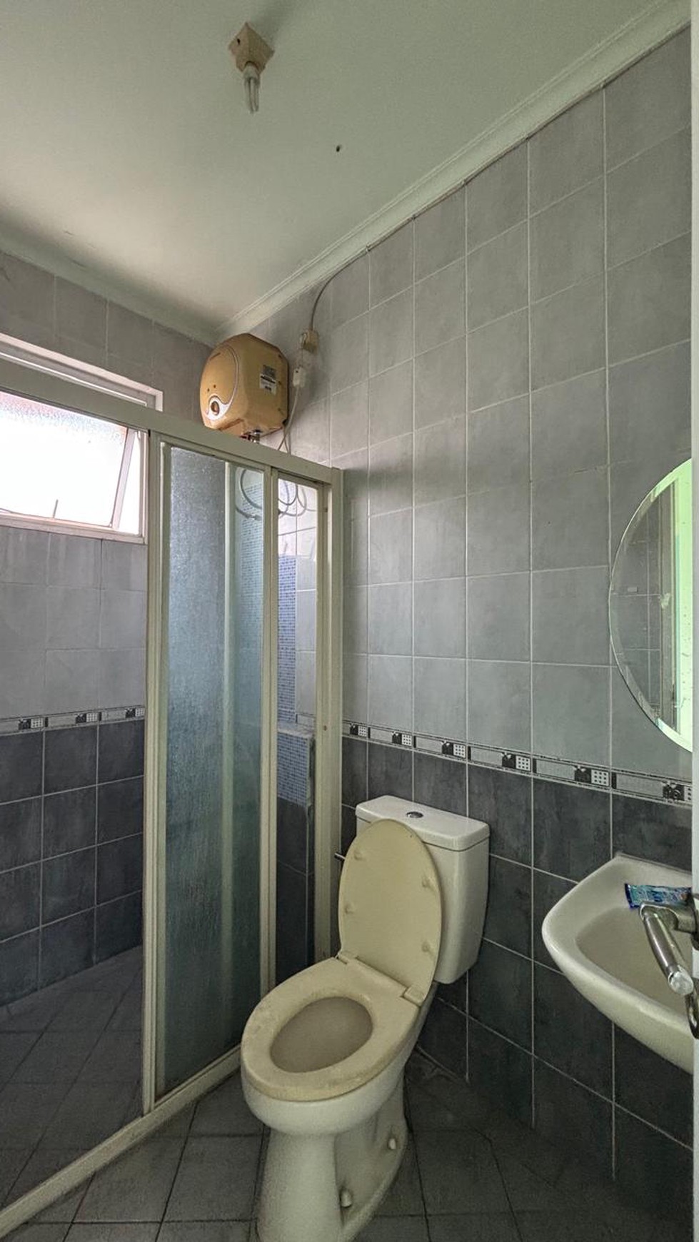 Rumah 2 Lantai di Kota Wisata 