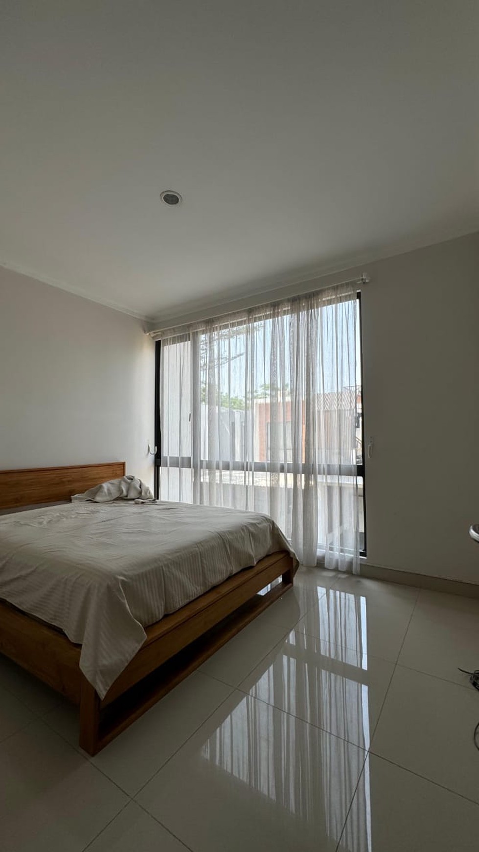 Rumah Cantik, Bersih dengan Hunian Nyaman dan Asri @Kebayoran Harmony