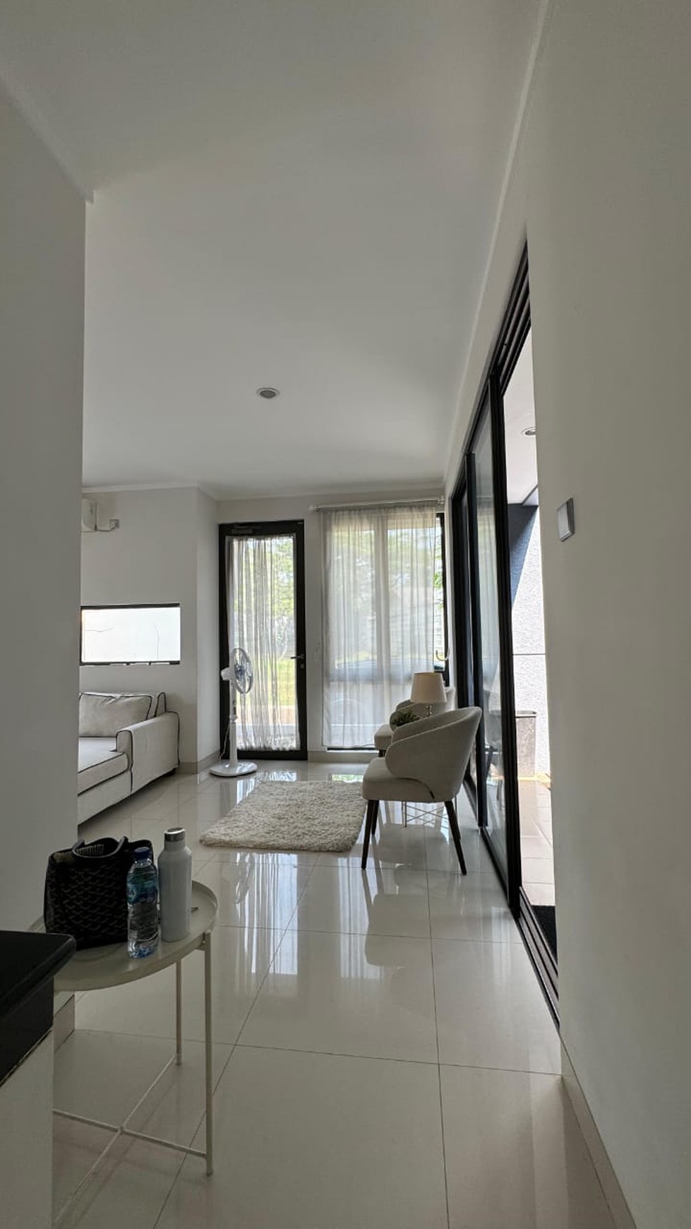 Rumah Cantik, Bersih dengan Hunian Nyaman dan Asri @Kebayoran Harmony