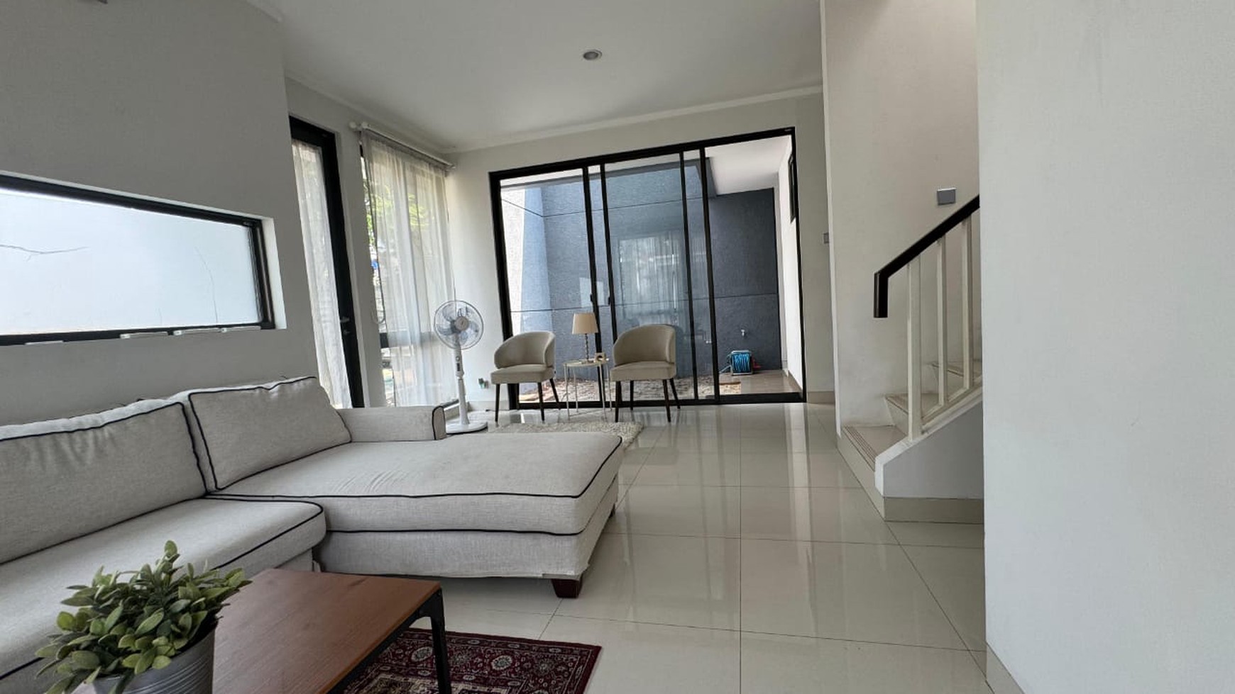 Rumah Cantik, Bersih dengan Hunian Nyaman dan Asri @Kebayoran Harmony