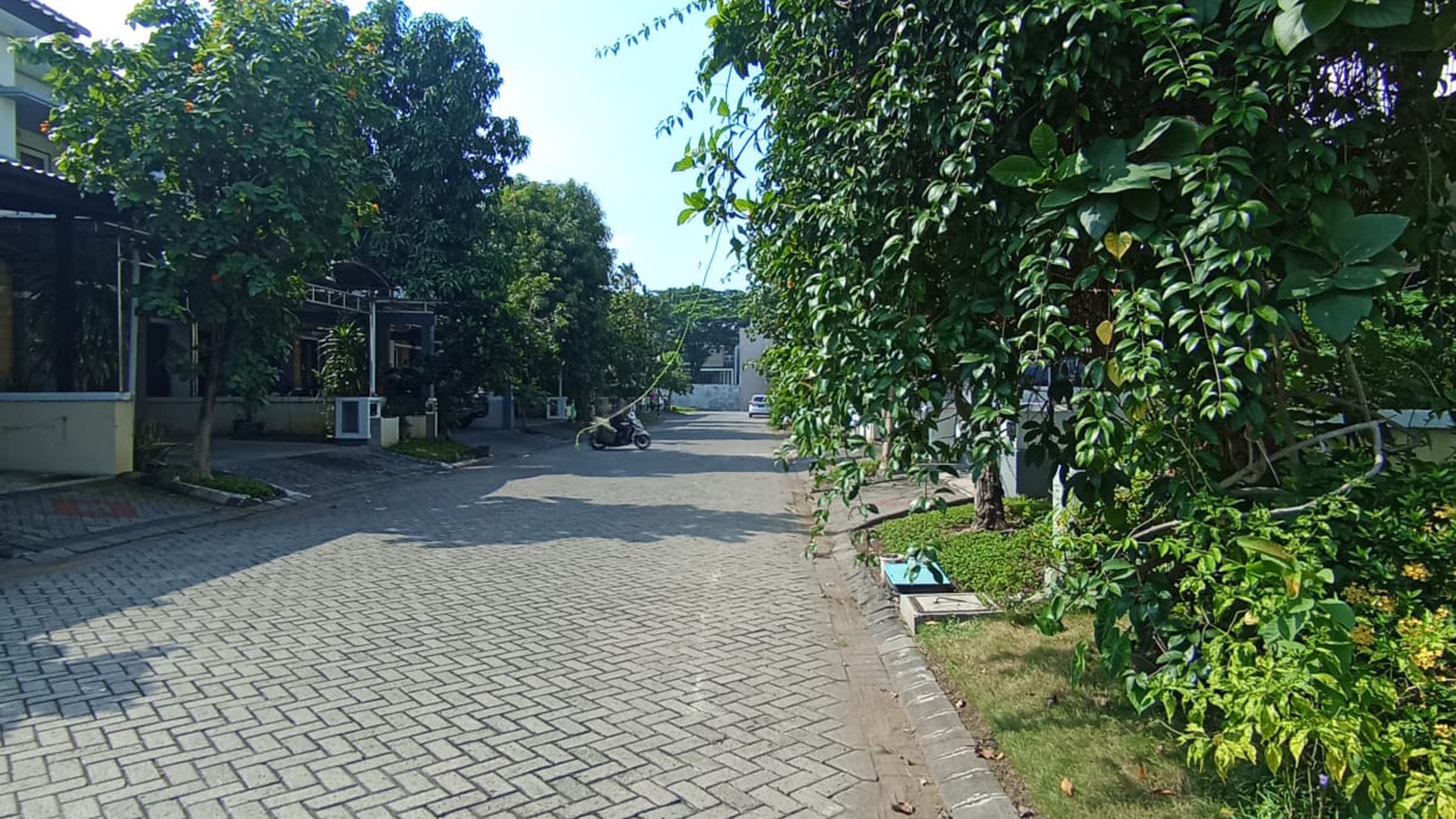 Rumah Cluster Kensington Royal Residence, Surabaya