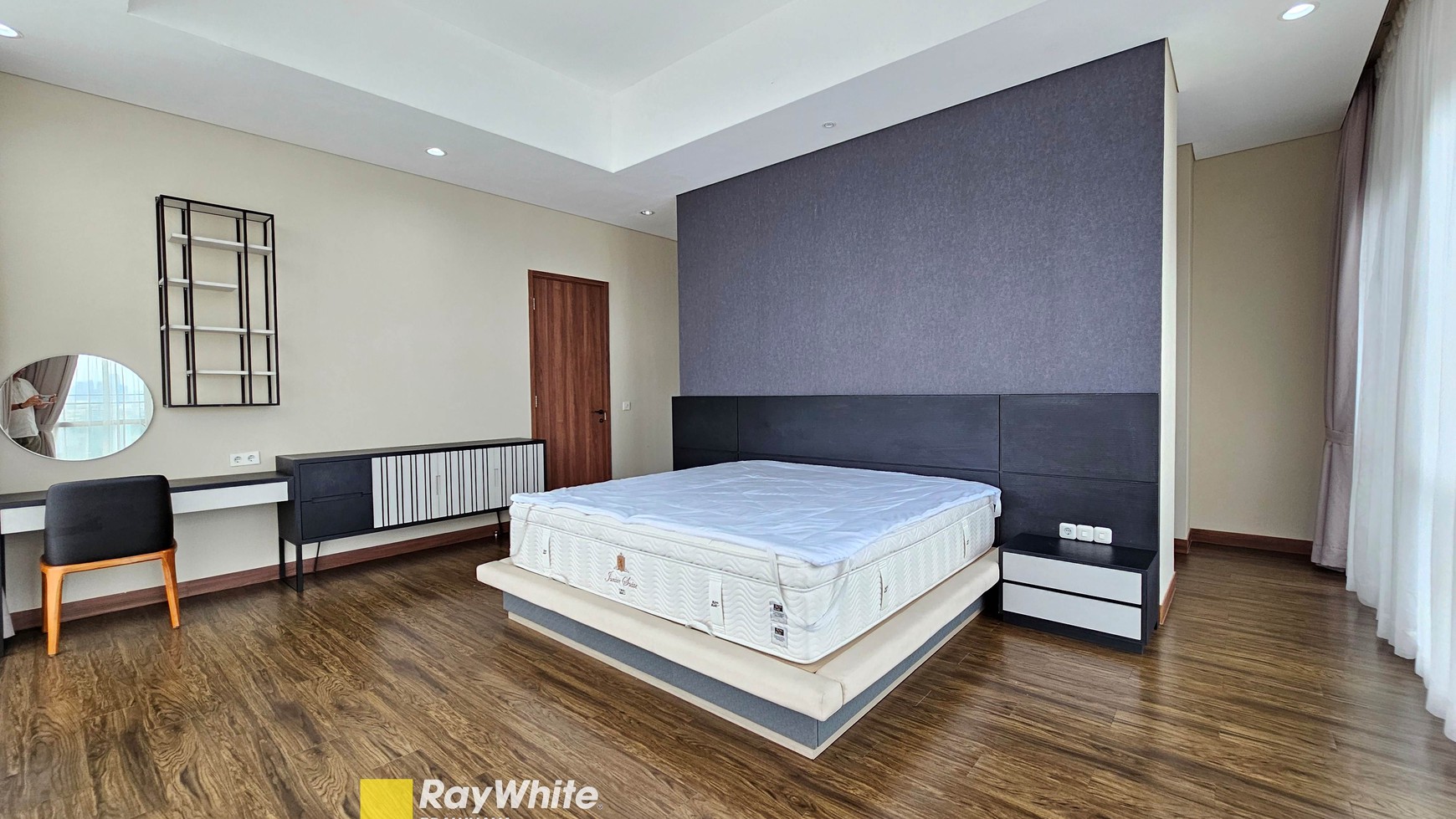 Penthouse di Branz Simatupang, Jakarta Selatan, South Tower, Dog Friendly, Siap Huni