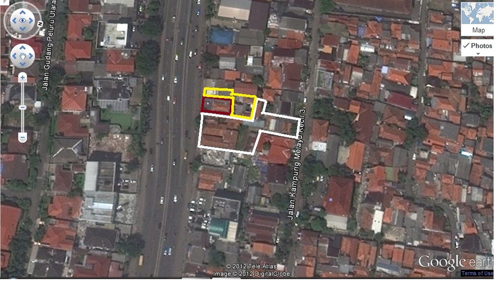 Rumah 2 Lantai Lokasi Strategis di Pinggir Jalan Raya K.H. Abdullah Syafei