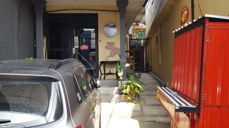 Rumah 2 Lantai Lokasi Strategis di Pinggir Jalan Raya K.H. Abdullah Syafei