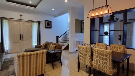 Rumah Cantik 2 Lantai dengan Desain Mewah dan Modern Lokasi Strategis @BSD