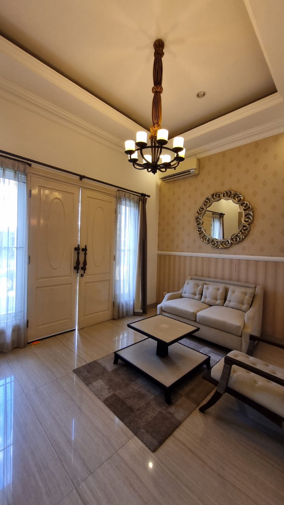 Rumah Cantik 2 Lantai dengan Desain Mewah dan Modern Lokasi Strategis @BSD