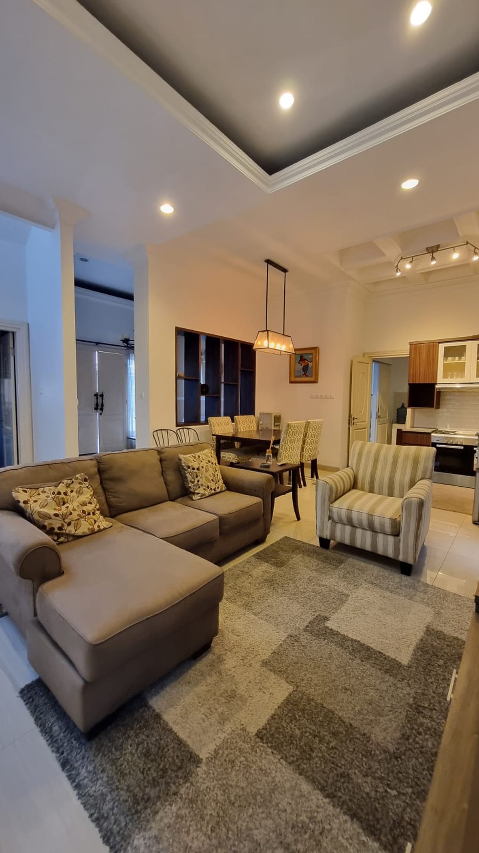 Rumah Cantik 2 Lantai dengan Desain Mewah dan Modern Lokasi Strategis @BSD