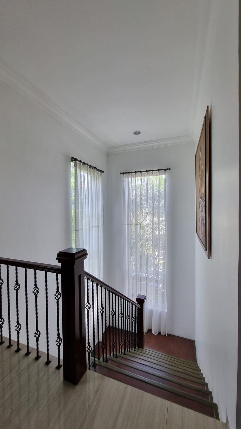 Rumah Cantik 2 Lantai dengan Desain Mewah dan Modern Lokasi Strategis @BSD