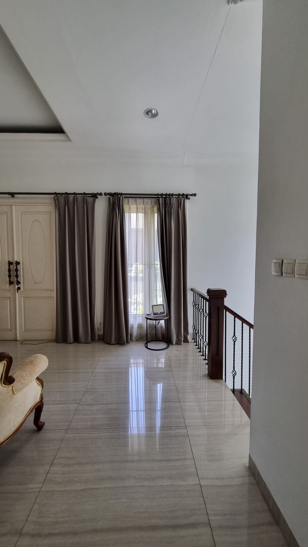 Rumah Cantik 2 Lantai dengan Desain Mewah dan Modern Lokasi Strategis @BSD