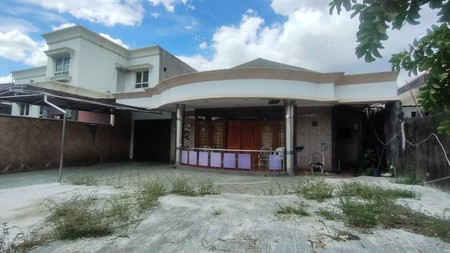 Rumah di Otista 3, strategis, cocok untuk klinik, kantor konsultan, kos-kosan, kantor lawyer, lebar 13 meter, hadap selatan