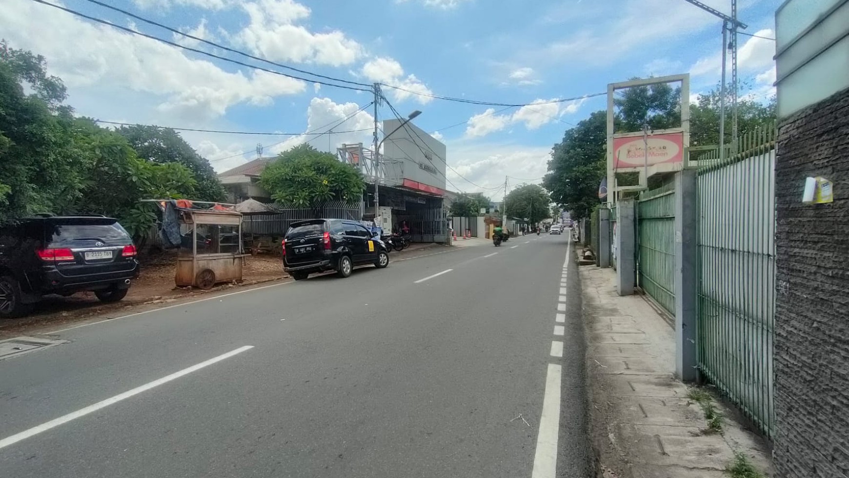 Rumah di Otista 3, strategis, cocok untuk klinik, kantor konsultan, kos-kosan, kantor lawyer, lebar 13 meter, hadap selatan