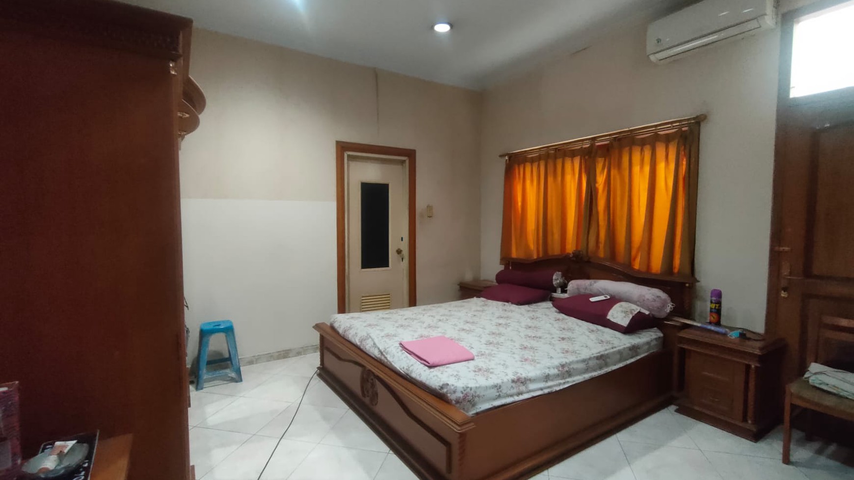 Rumah di Otista 3, strategis, cocok untuk klinik, kantor konsultan, kos-kosan, kantor lawyer, lebar 13 meter, hadap selatan