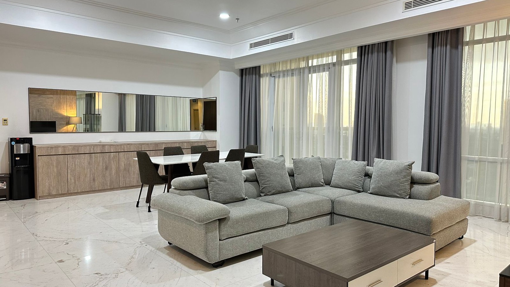Botanica Apartement 3 bedroom, ready to occupied, 10 minutes to Pondok Indall Mall, 15 minutes to MRT Lebak Bulus