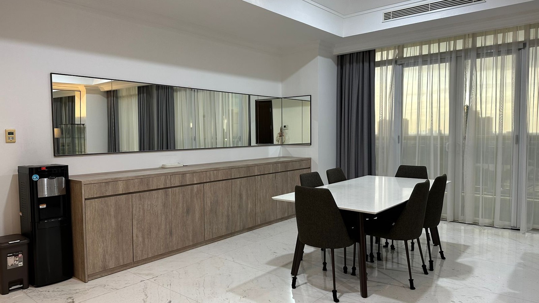 Botanica Apartement 3 bedroom, ready to occupied, 10 minutes to Pondok Indall Mall, 15 minutes to MRT Lebak Bulus