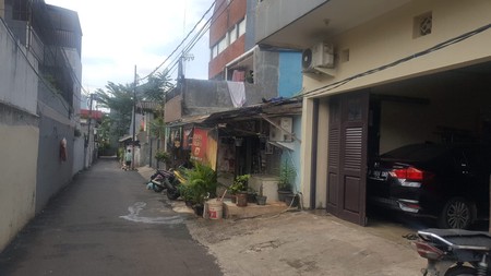 Rumah 2 Lantai di Kebayoran Lama