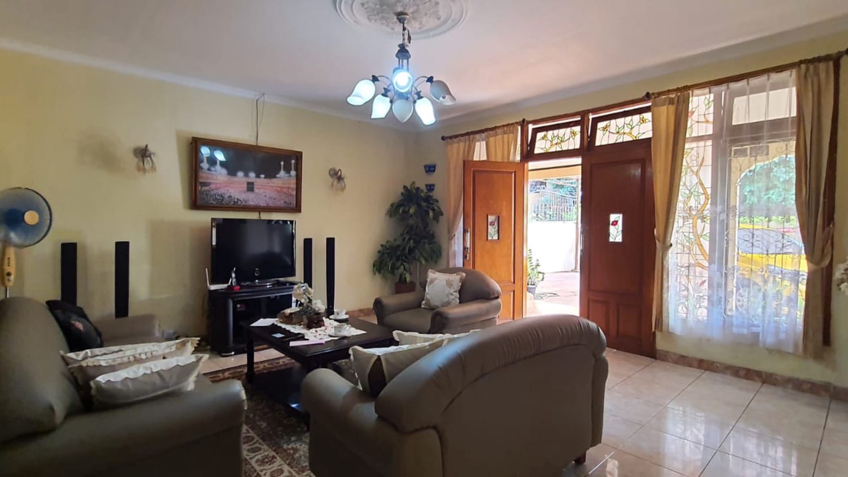 Rumah 1 1/2 Lantai di Cipinang Cempedak
