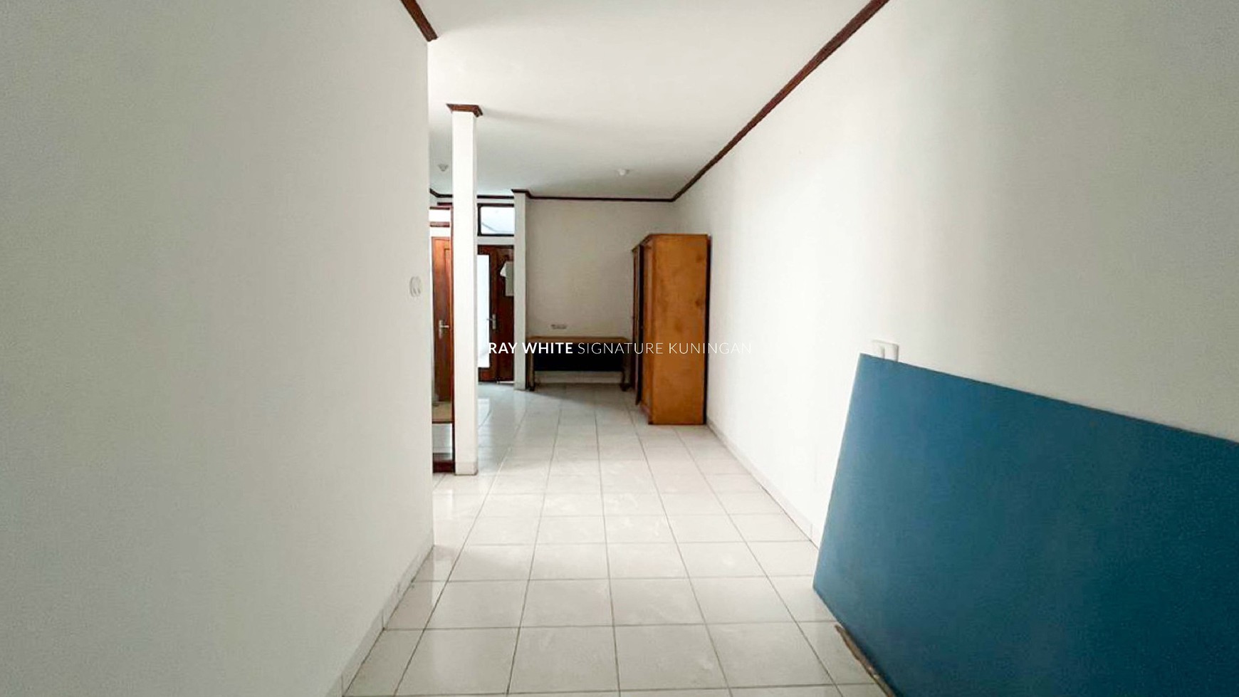 Sewa Rumah 3 Lantai Lokasi Prime di Jl Kemang 1