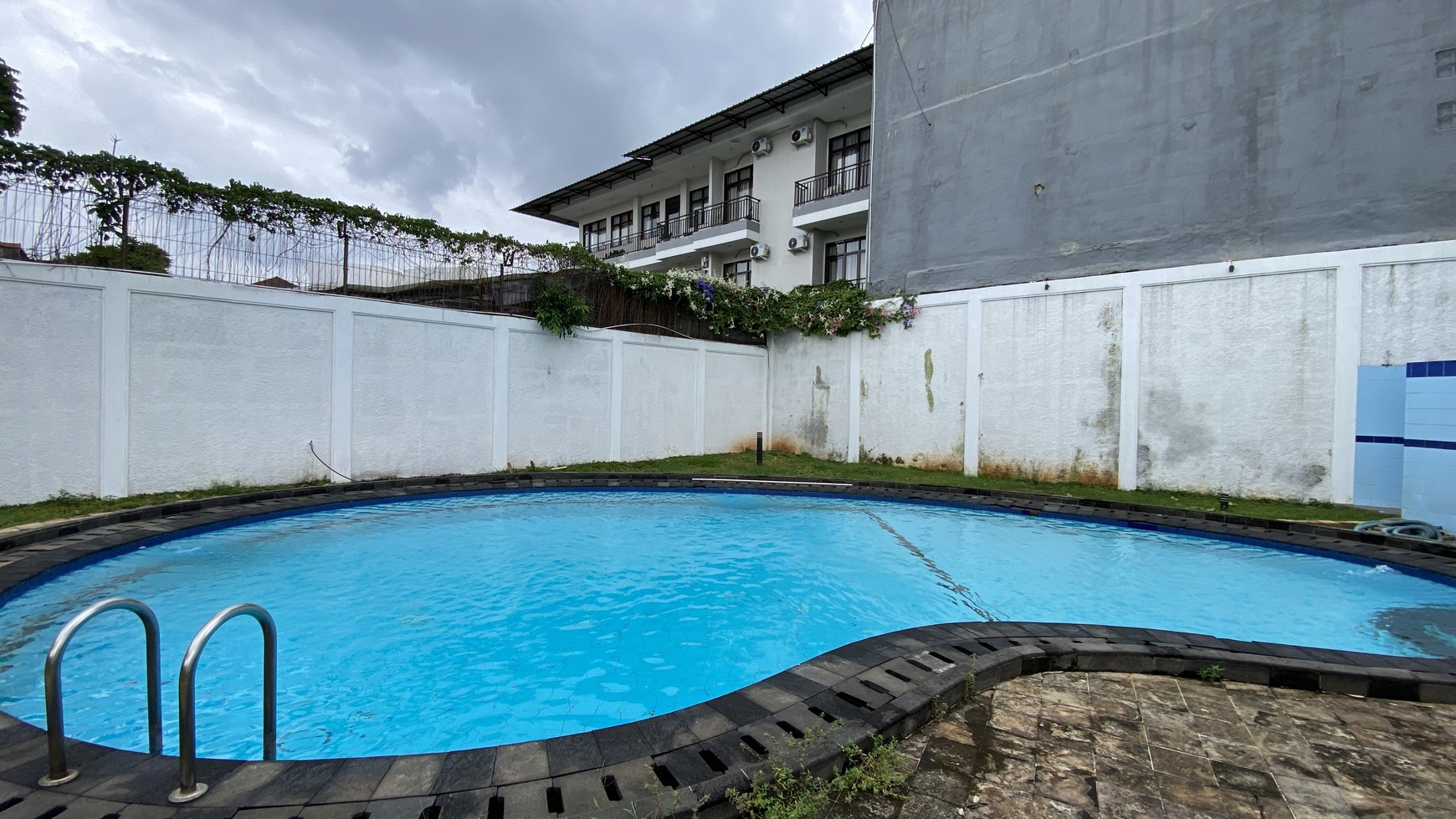 RUMAH MEWAH CLASSIC DI KEMANG DALAM AREA, JAKARTA SELATAN