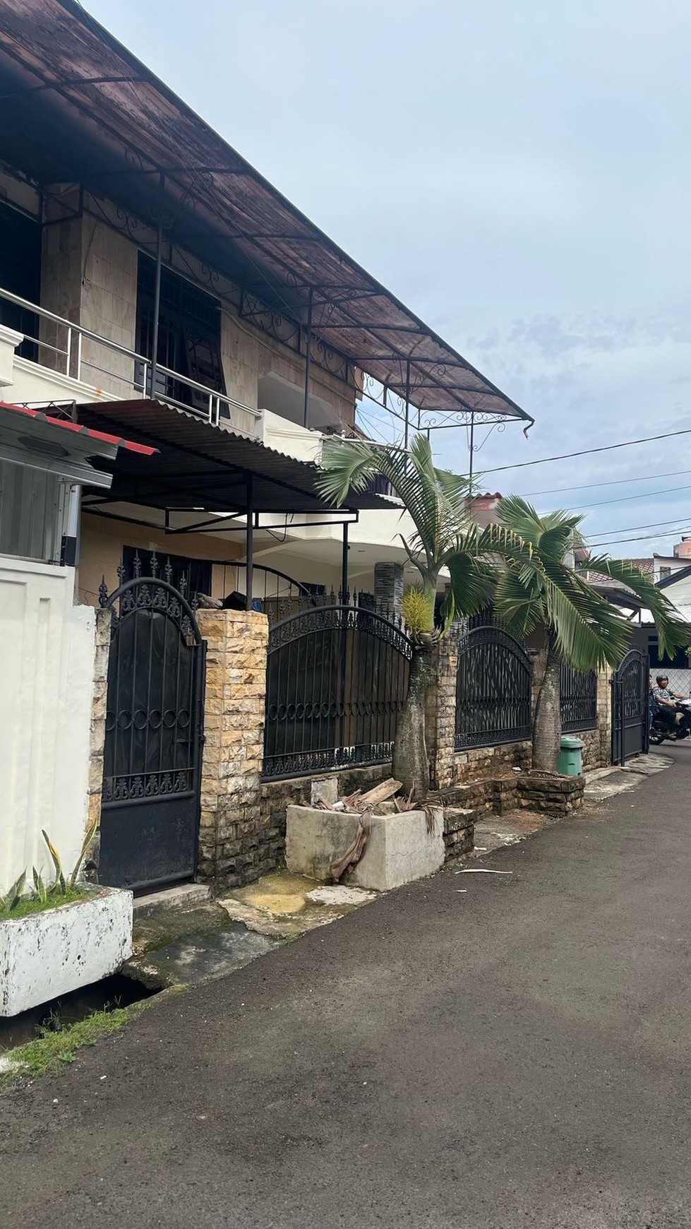 RUMAH SIAP HUNI PONDOK KARYA PERMAI, REMPOA, CIPUTAT TIMUR
