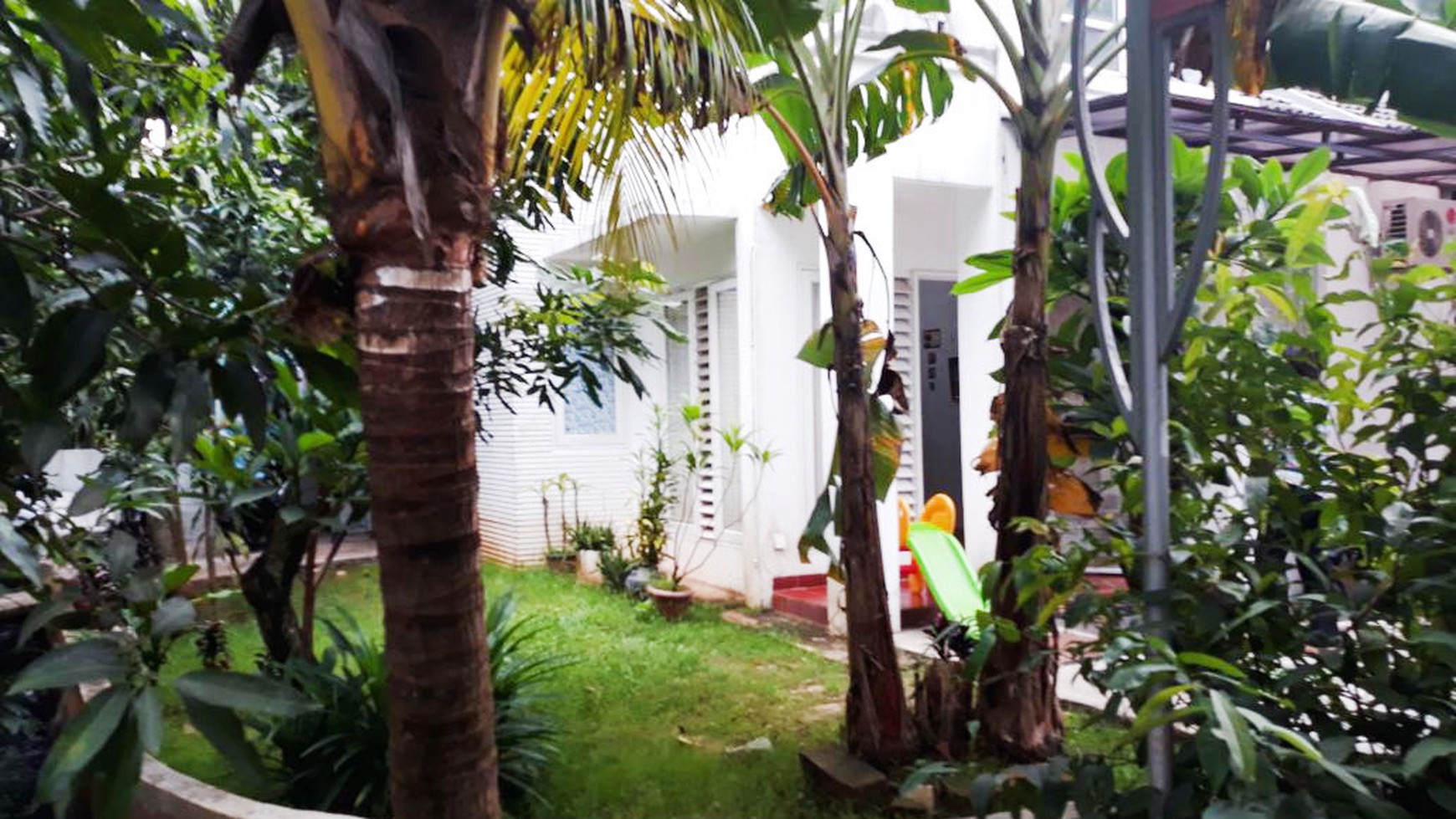 Rumah Siap Huni, Minimalis, Hunian Nyaman dan Asri Mahagoni Bintaro.