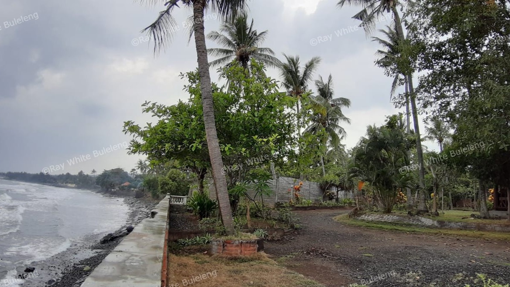 Beachfront Land at Kubutambahan