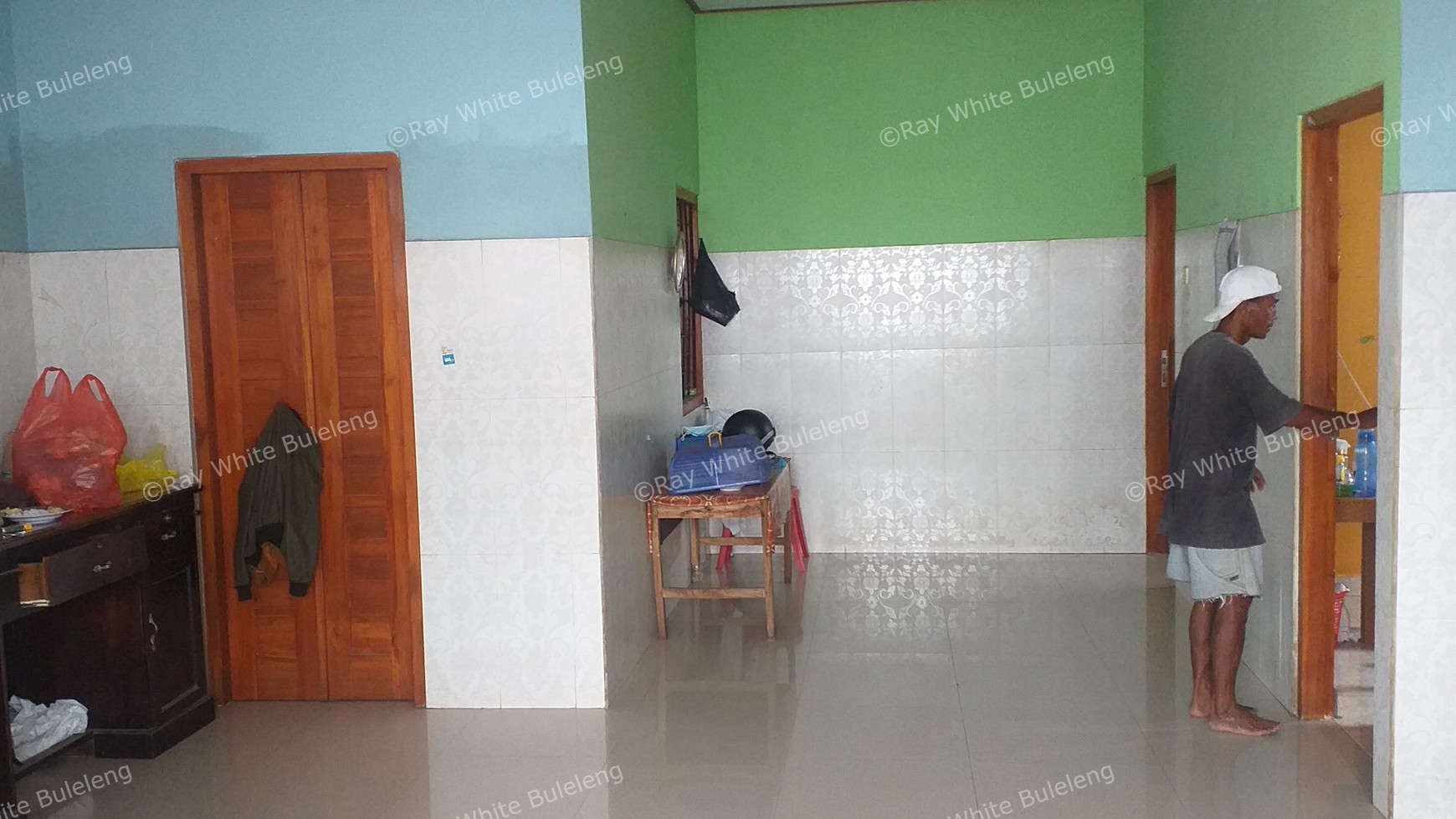 3 BEDROOMS HOUSE IN LOVINA AREA