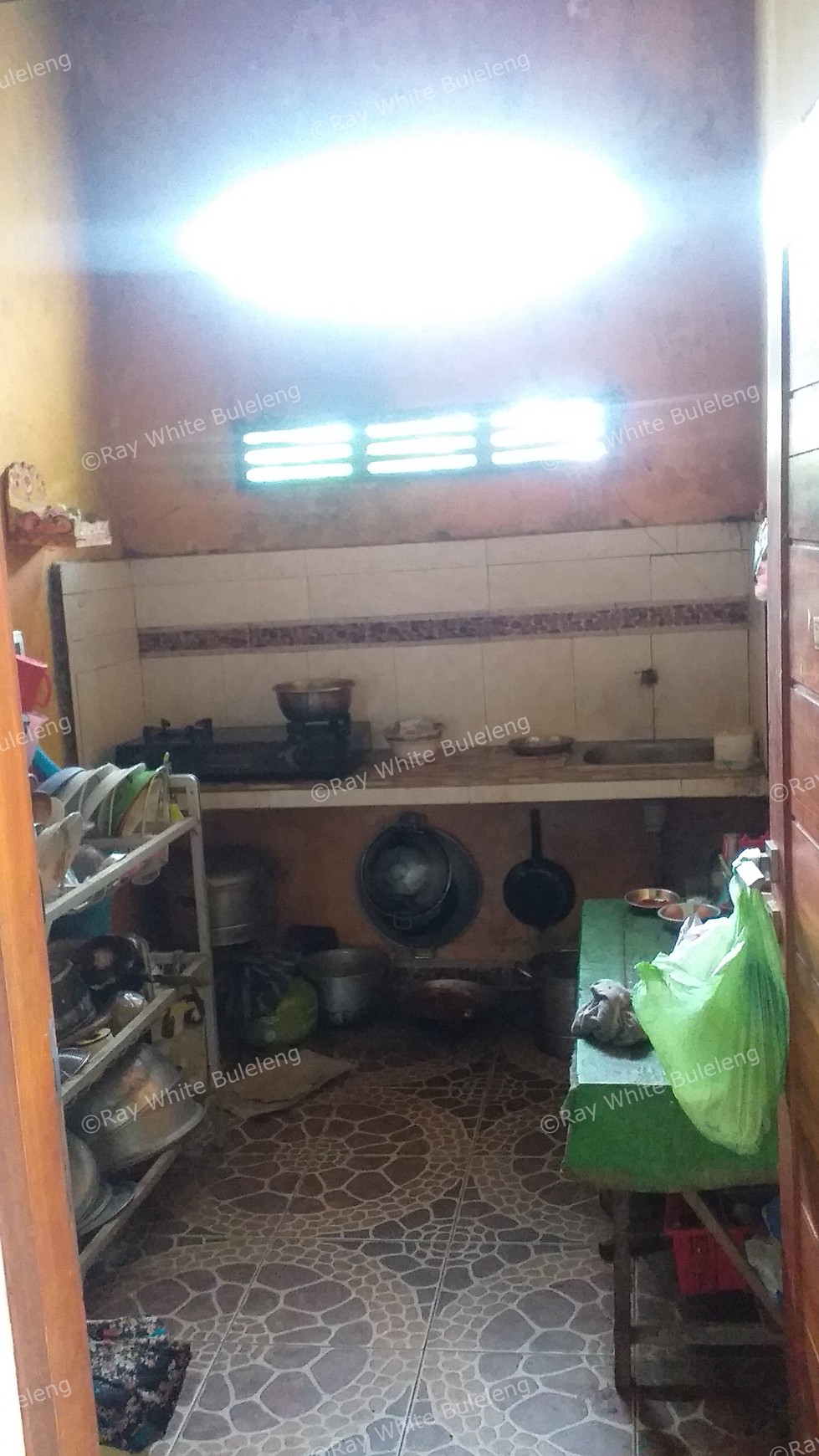 3 BEDROOMS HOUSE IN LOVINA AREA