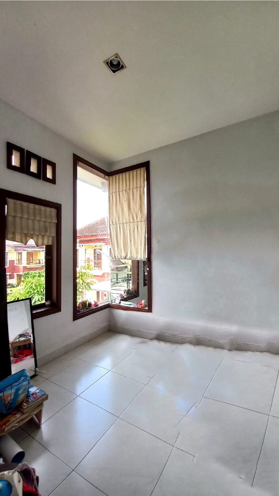 Rumah 6 Kamar Di Perumahan Di Anggajaya, Condongcatur Dekta Hartono Mall