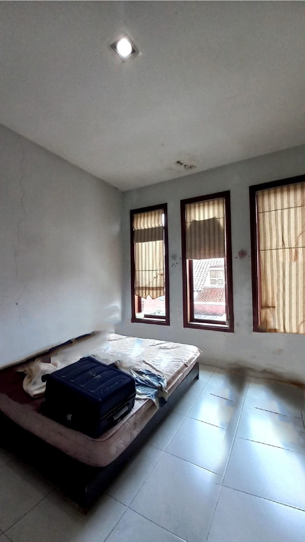 Rumah 6 Kamar Di Perumahan Di Anggajaya, Condongcatur Dekta Hartono Mall