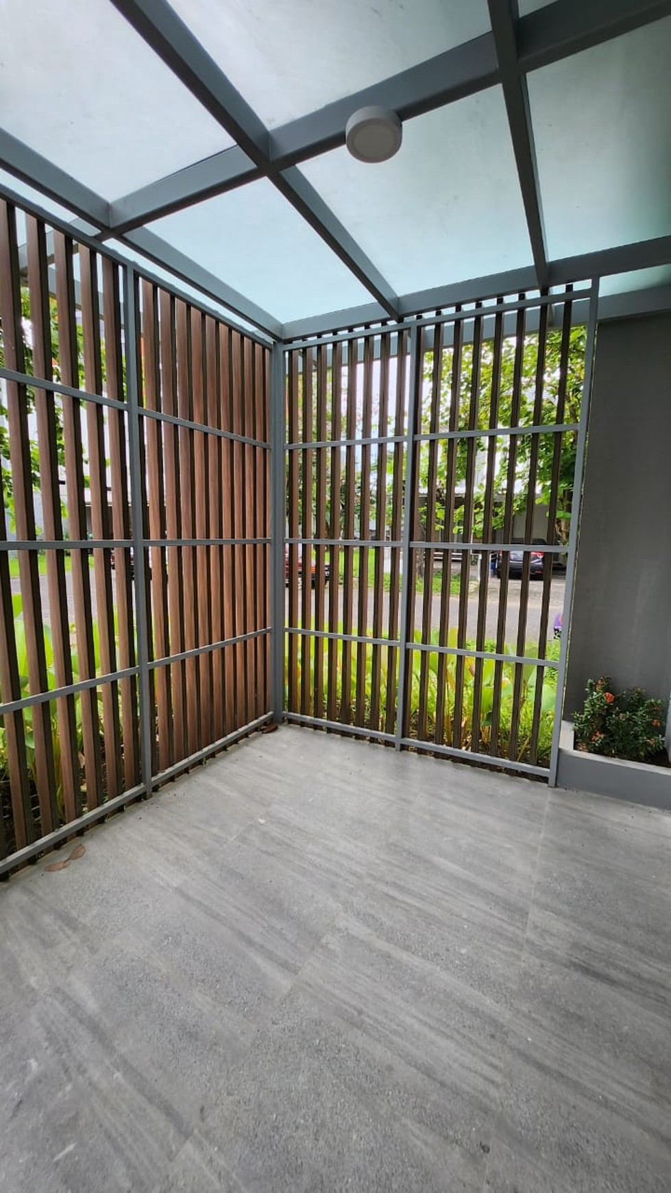 Dijual Rumah Royal Residence NEW Baru Plus Walking Closet - Carport 2 Mobil