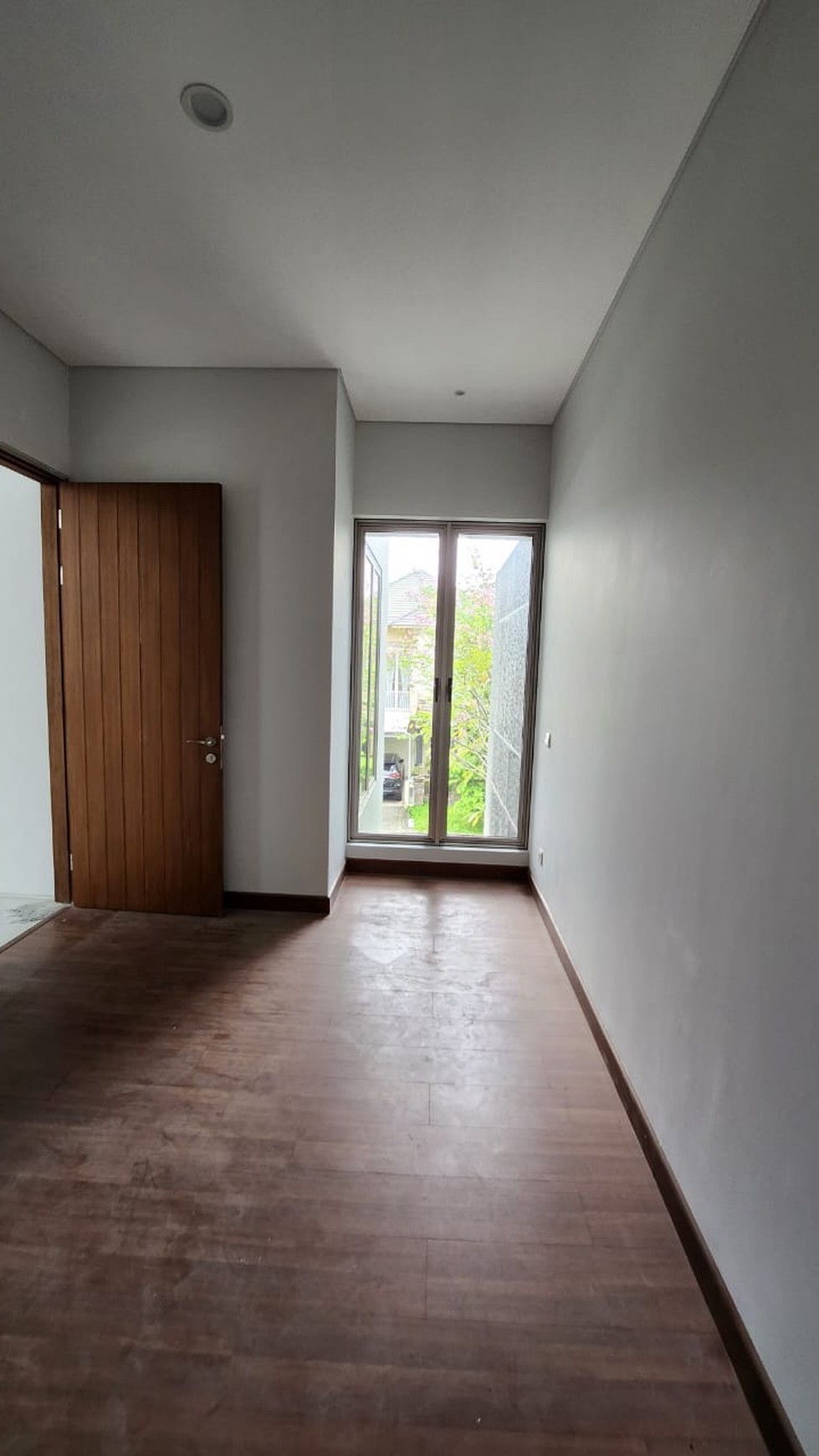 Dijual Rumah Royal Residence NEW Baru Plus Walking Closet - Carport 2 Mobil