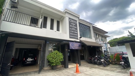 DIJUAL Rumah 3 lantai di lokasi elit Kemang Jakarta Selatan