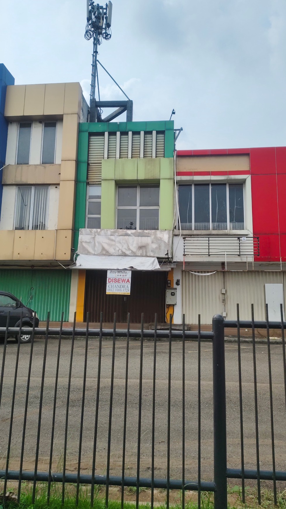 Ruko Siap Pakai Jalan Utama Grand Wisata Strategis 2,5 Lantai Bekasi