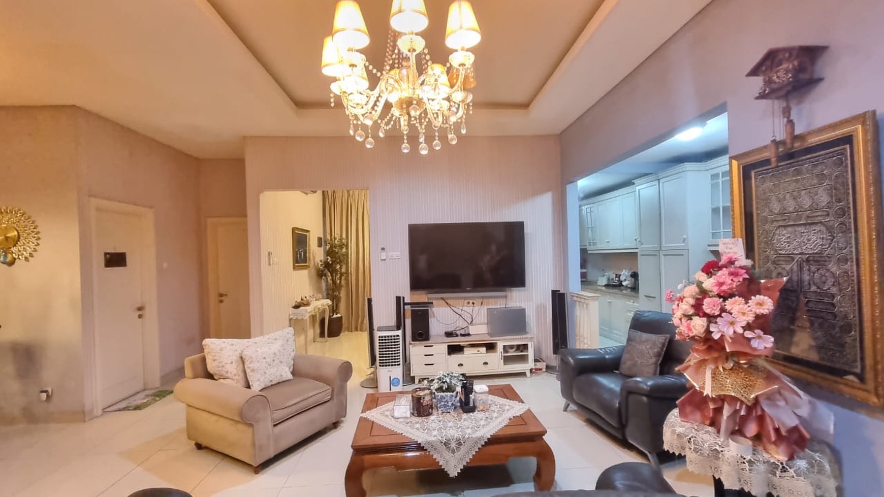 Rumah Mewah 2½ Lantai Luas Siap Huni dengan Hunian Asri @Sektor 7