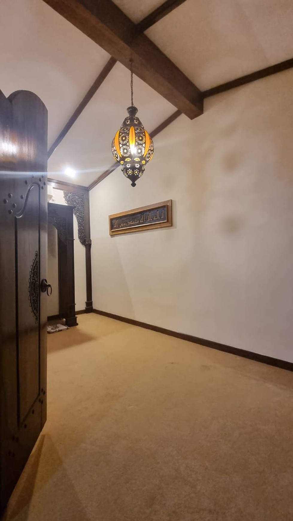 Rumah Mewah 2½ Lantai Luas Siap Huni dengan Hunian Asri @Sektor 7