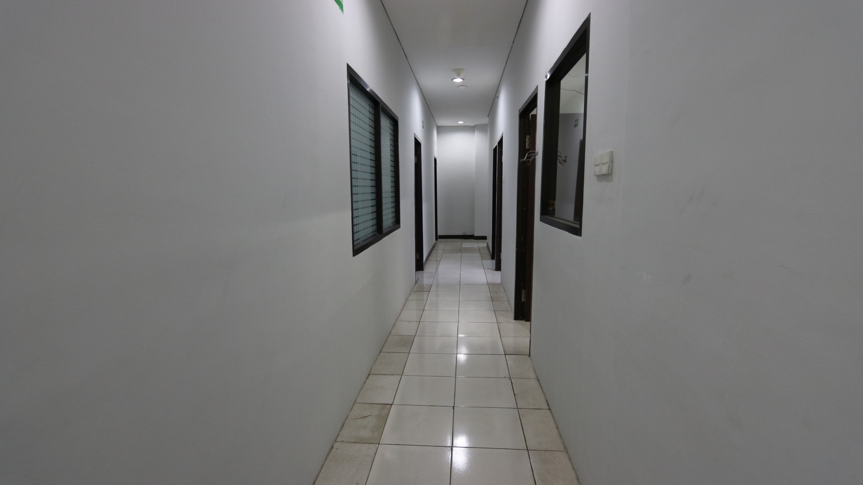 GUDANG DI BIZPARK 1 PULOGADUNG YANG STRATEGIS, HARGA TERBAIK.