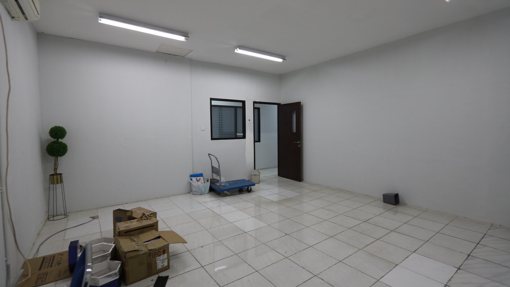 GUDANG DI BIZPARK 1 PULOGADUNG YANG STRATEGIS, HARGA TERBAIK.