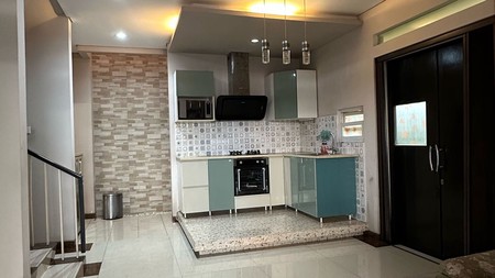 Rumah Siap Huni dengan Hunian Nyaman dan Asri di Bintaro Park
