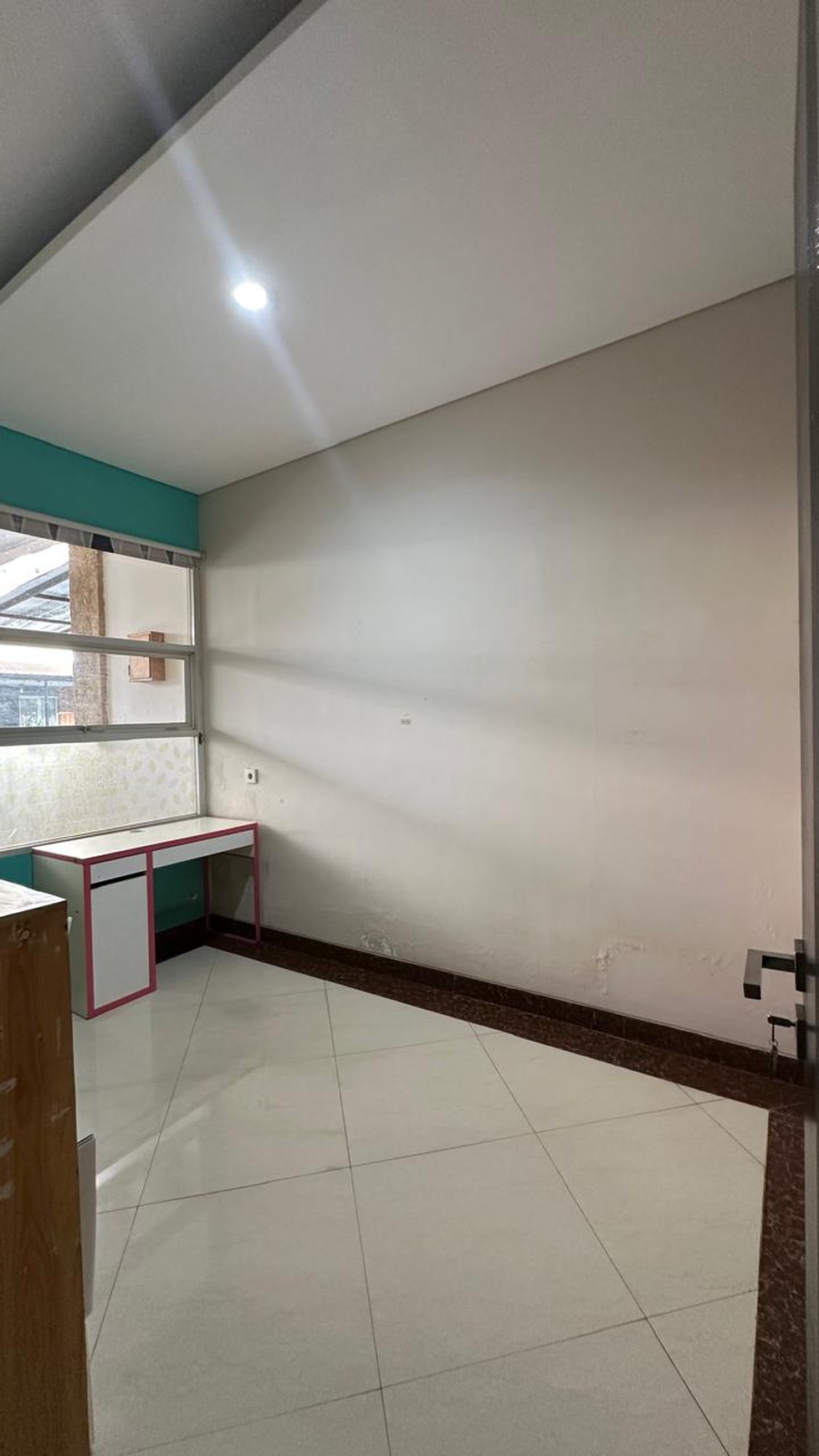 Rumah Siap Huni dengan Hunian Nyaman dan Asri di Bintaro Park