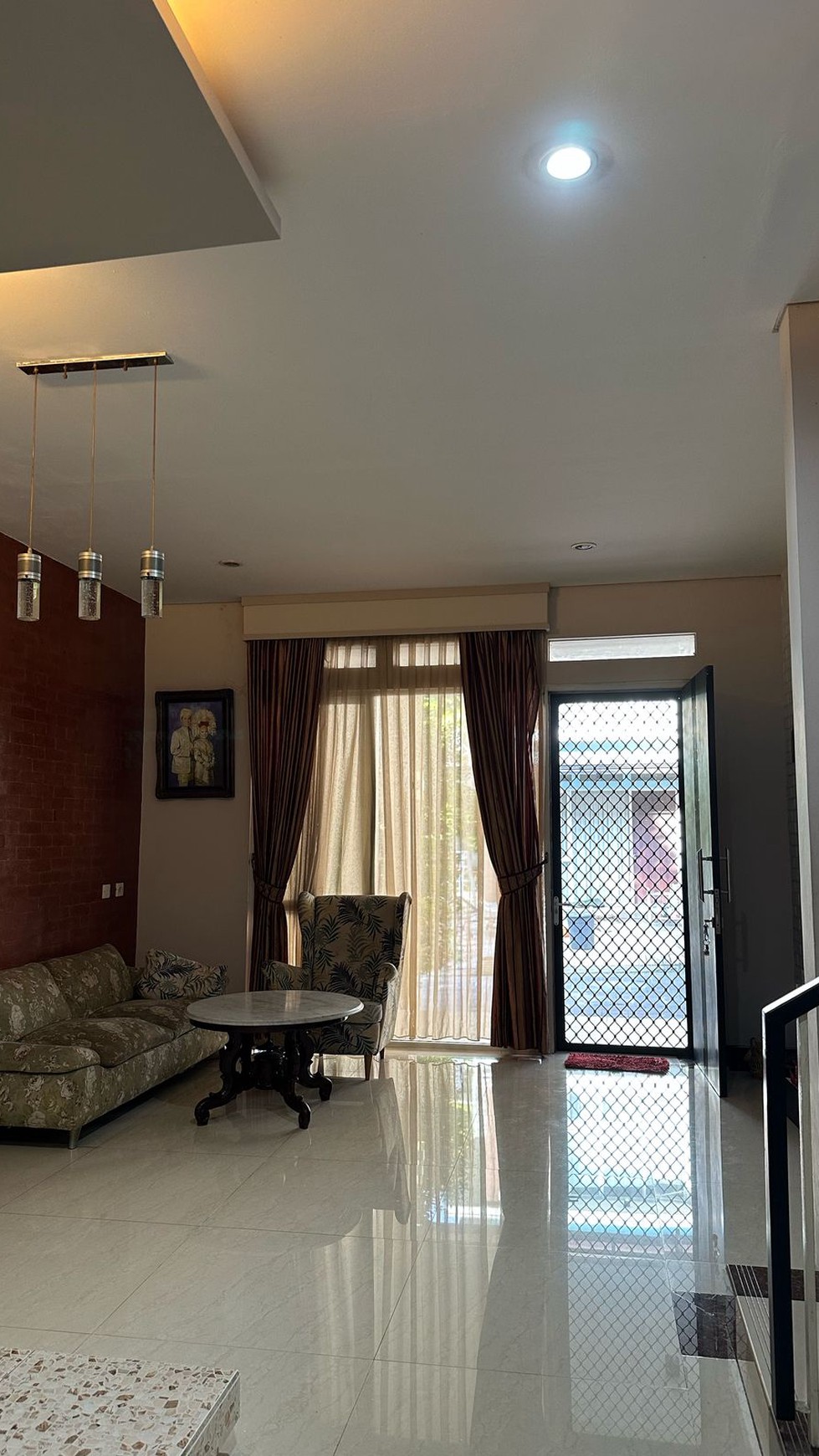 Rumah Siap Huni dengan Hunian Nyaman dan Asri di Bintaro Park