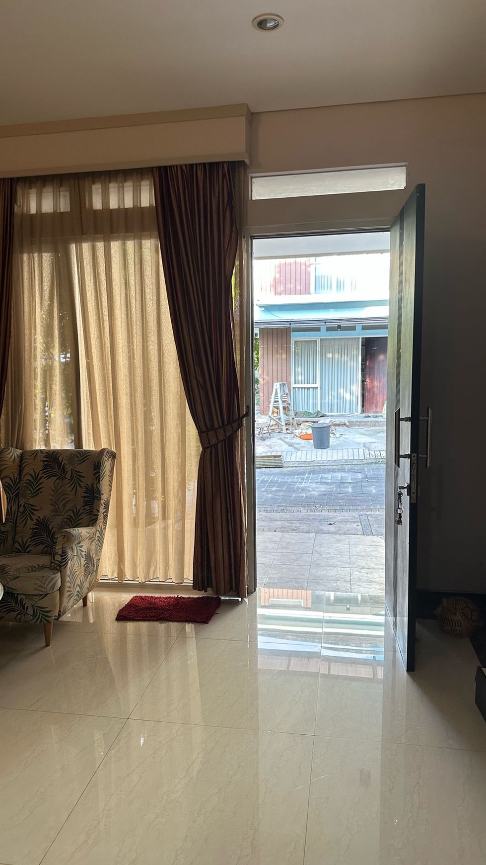 Rumah Siap Huni dengan Hunian Nyaman dan Asri di Bintaro Park