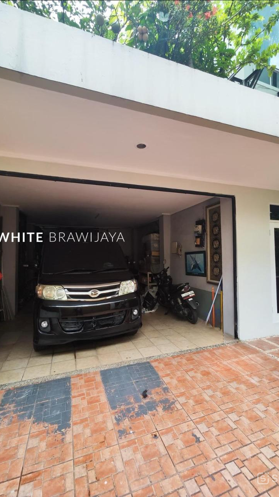 Rumah Bebas Banjir One Gate System Area Kemang