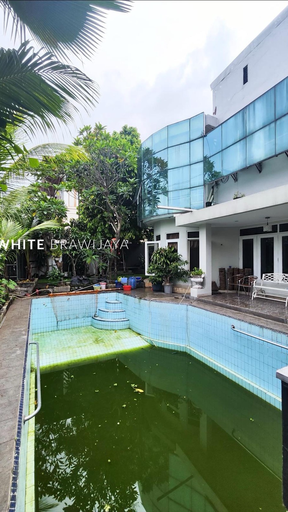 Rumah Bebas Banjir One Gate System Area Kemang